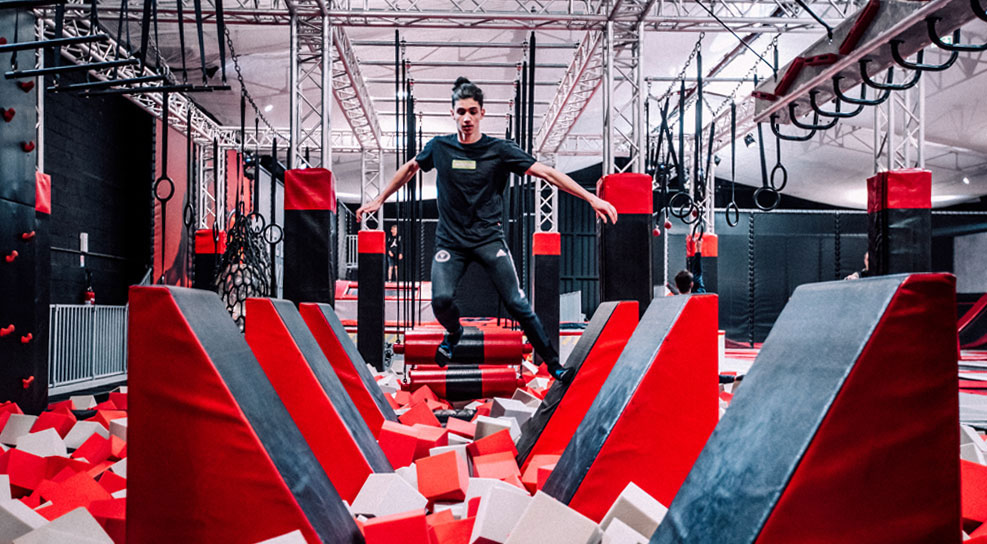 Parcours ninja warrior avec obstacle pour des groupes à Aix-en